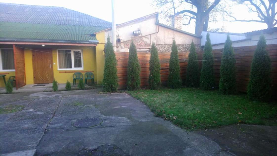 Садиба У Яноша Vynohradiv Exterior foto